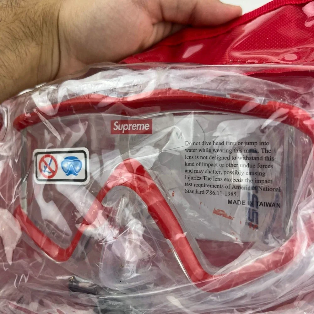 Brand New Supreme Cressi Snorkel Set Red Mask Goggles Carry Bag SS19 OS